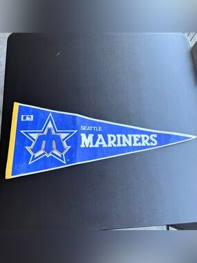 Vintage 70’s-80’s Officially Licensed Seattle Mariners Baseball pennant